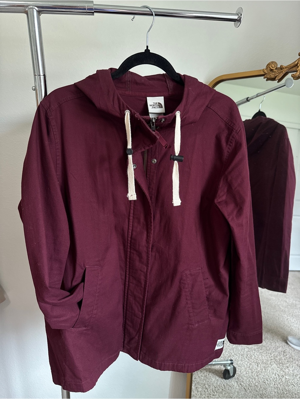 The North Face Women's Hooded Anorak in Deep Wine
